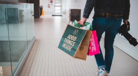 Nowy raport Salesforce Shopping Index: 2% konsumentów generuje aż 40% przychodów