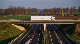 Girteka dzieli się wnioskami z testów w pełni elektrycznego ciągnika z naczepą