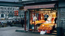 Rynek spożywczy 2023 - czy czeka nas koniec osiedlowych sklepów?