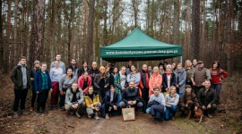 Pracownicy Żabki posadzili 2 tysiące drzew w okolicach podpoznańskiej Mosiny